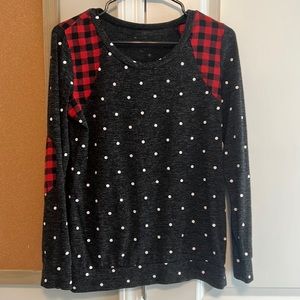 Long sleeved buffalo paid patch sleeve top